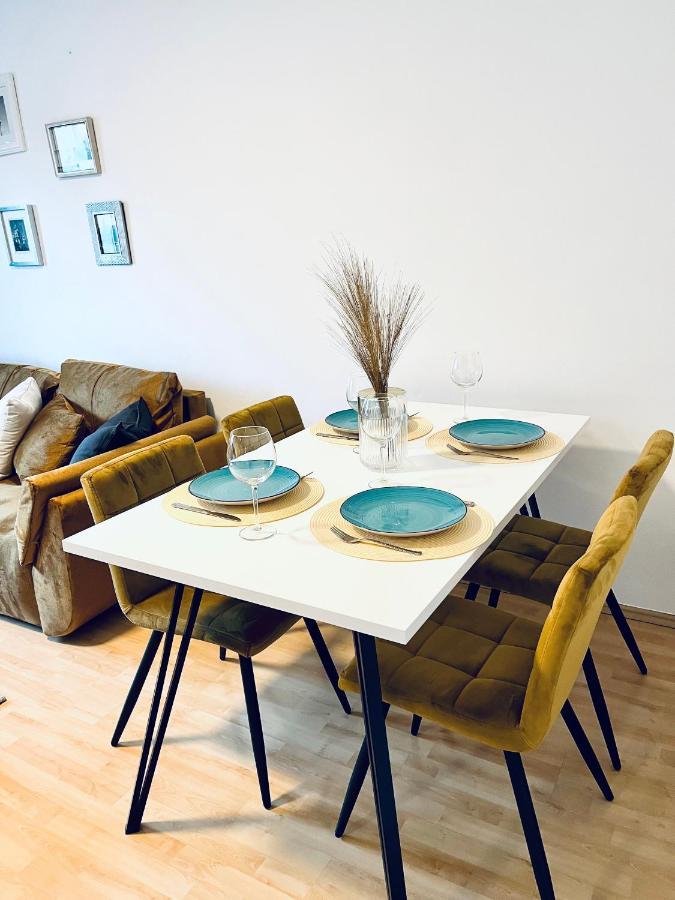 Modernes 3 Zimmer Apartment - Luise- Mit Wlan, Balkon Und Smart-Tv In City-Nahe! Erfurt Dış mekan fotoğraf