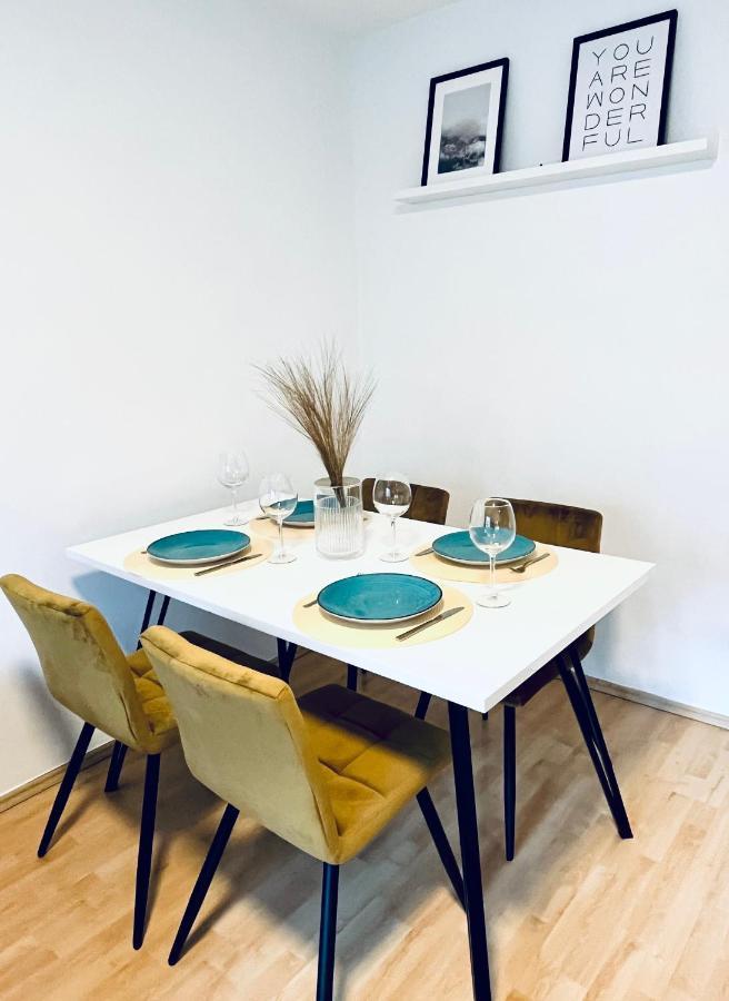 Modernes 3 Zimmer Apartment - Luise- Mit Wlan, Balkon Und Smart-Tv In City-Nahe! Erfurt Dış mekan fotoğraf