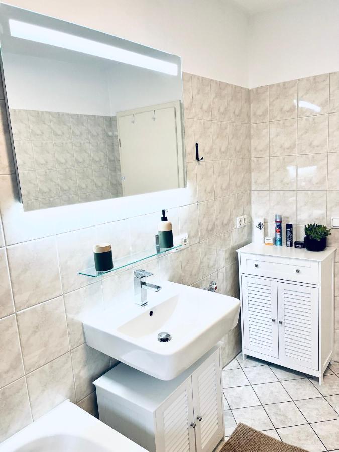 Modernes 3 Zimmer Apartment - Luise- Mit Wlan, Balkon Und Smart-Tv In City-Nahe! Erfurt Dış mekan fotoğraf